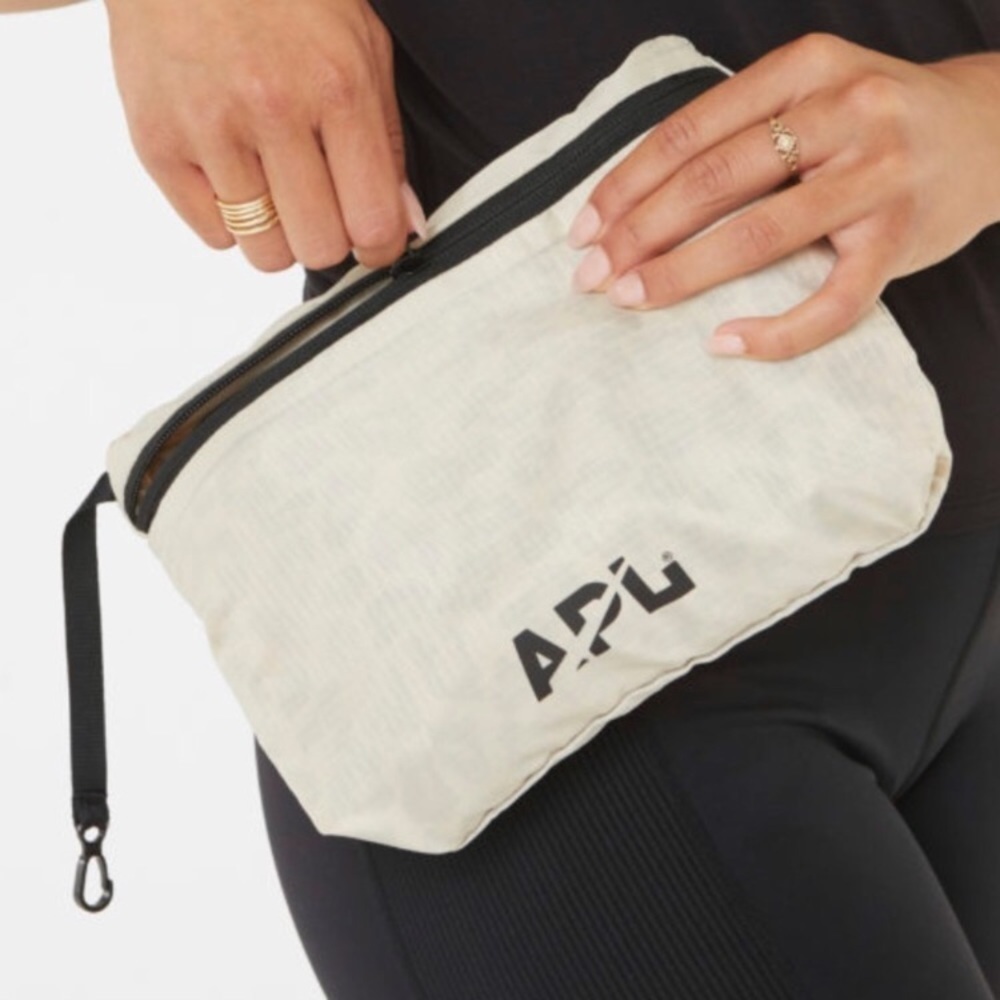 08 APL Packable Backpack Leopard - Picture 4 of 13